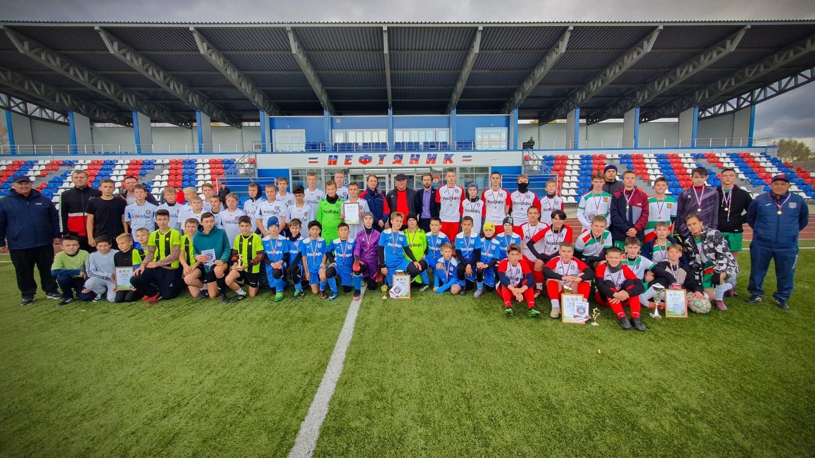Кузоватовские футболисты заняли второе место на областном Фестивале по футболу среди юношей.