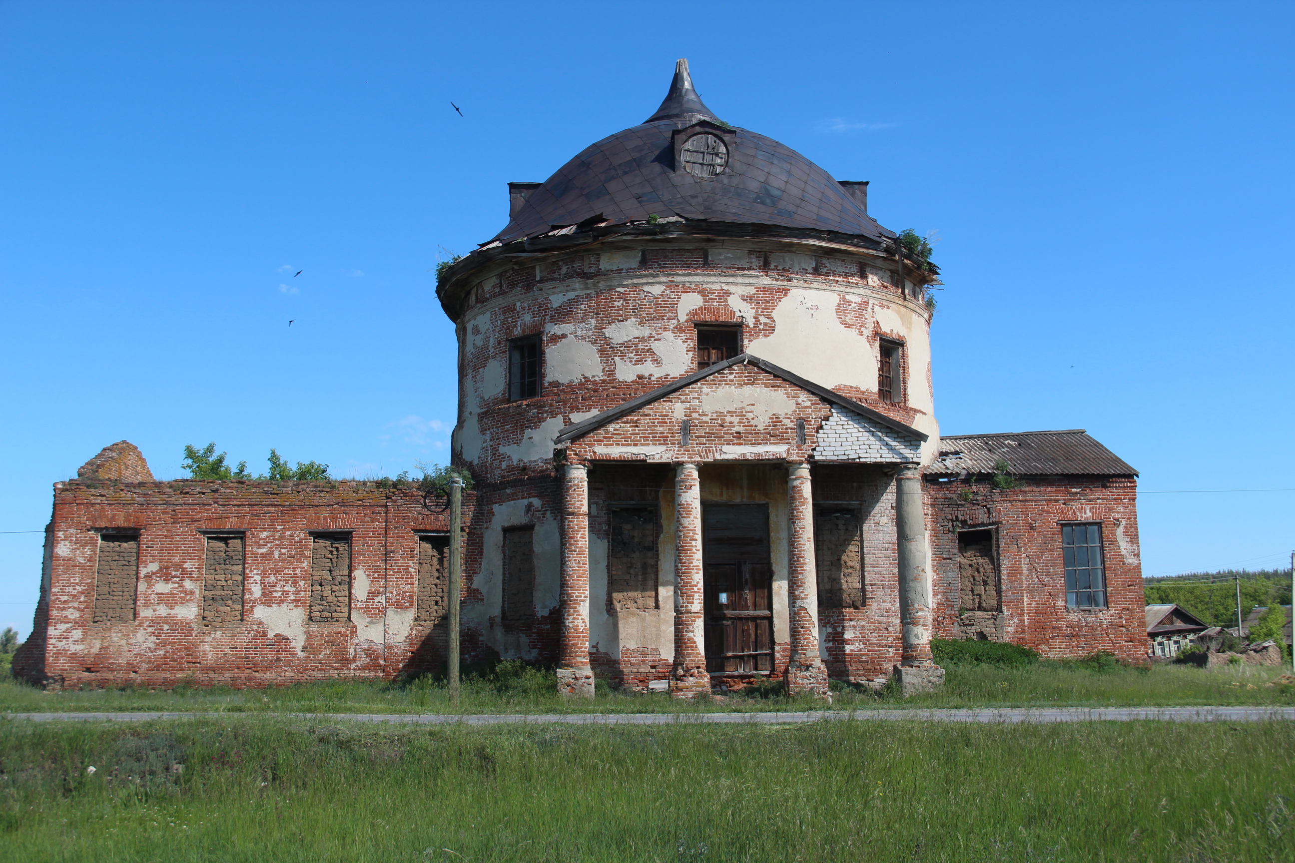 Церковь во имя Николая Чудотворца в с.Никольское Кузоватовского района.