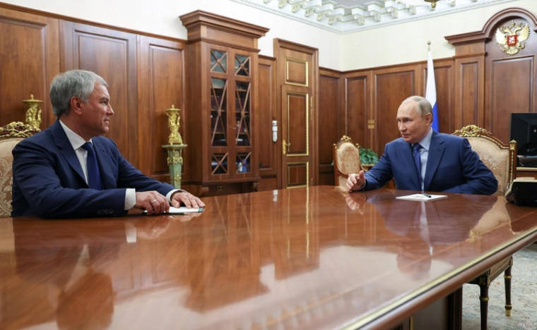 Президент России Владимир Путин провел рабочую встречу с Председателем Государственной Думы Вячеславом Володиным.