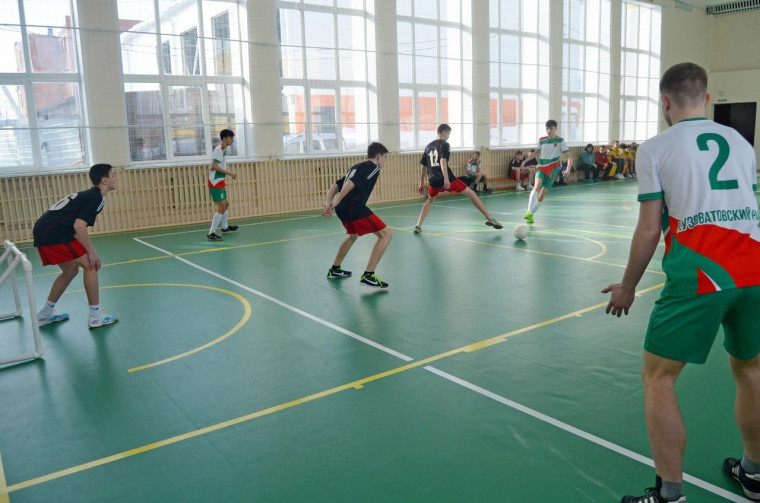 5 марта на базе ДЮСШ р.п. Кузоватово прошли соревнования по мини - футболу.