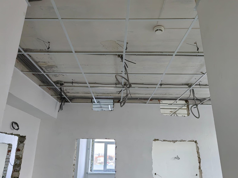 Продолжается капитальный ремонт четвертого этажа поликлиники Кузоватовской районной больницы.