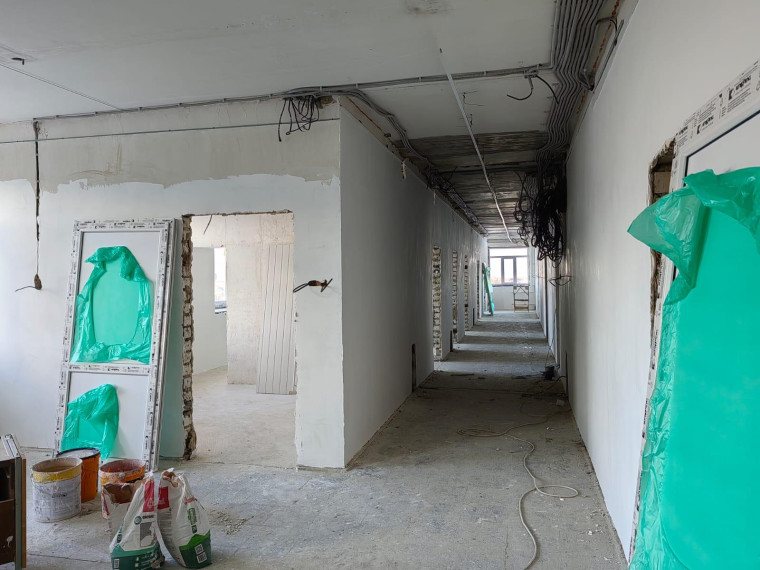 Продолжается капитальный ремонт четвертого этажа поликлиники Кузоватовской районной больницы.
